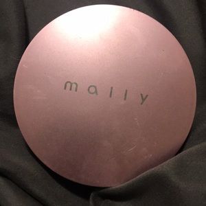 Mally powder foundation